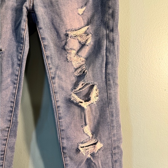 American Eagle, distressed jegging, size 8 short . - Picture 7 of 7